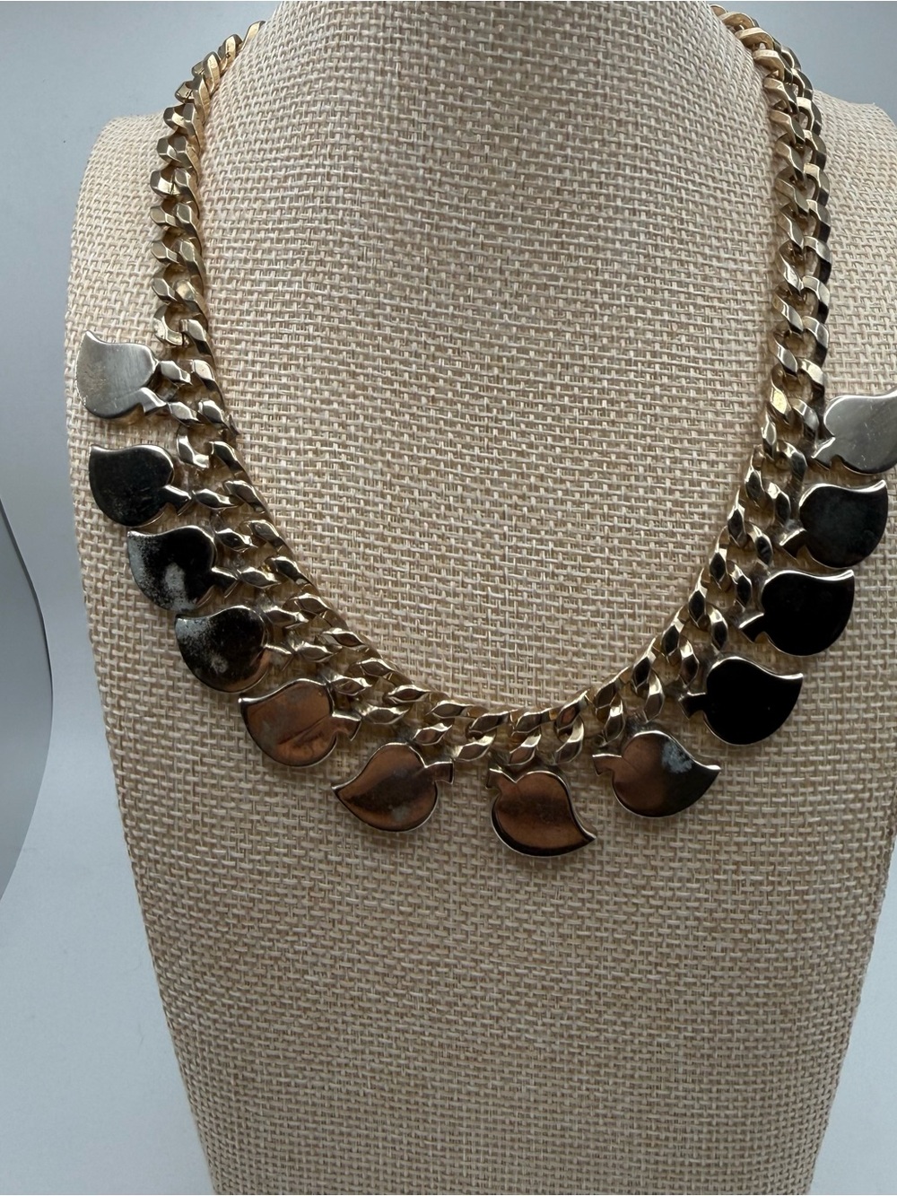 Polished Gold Heart-Detail Chain Necklace